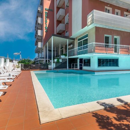 Hotel Delfino Milano Marittima Exterior photo