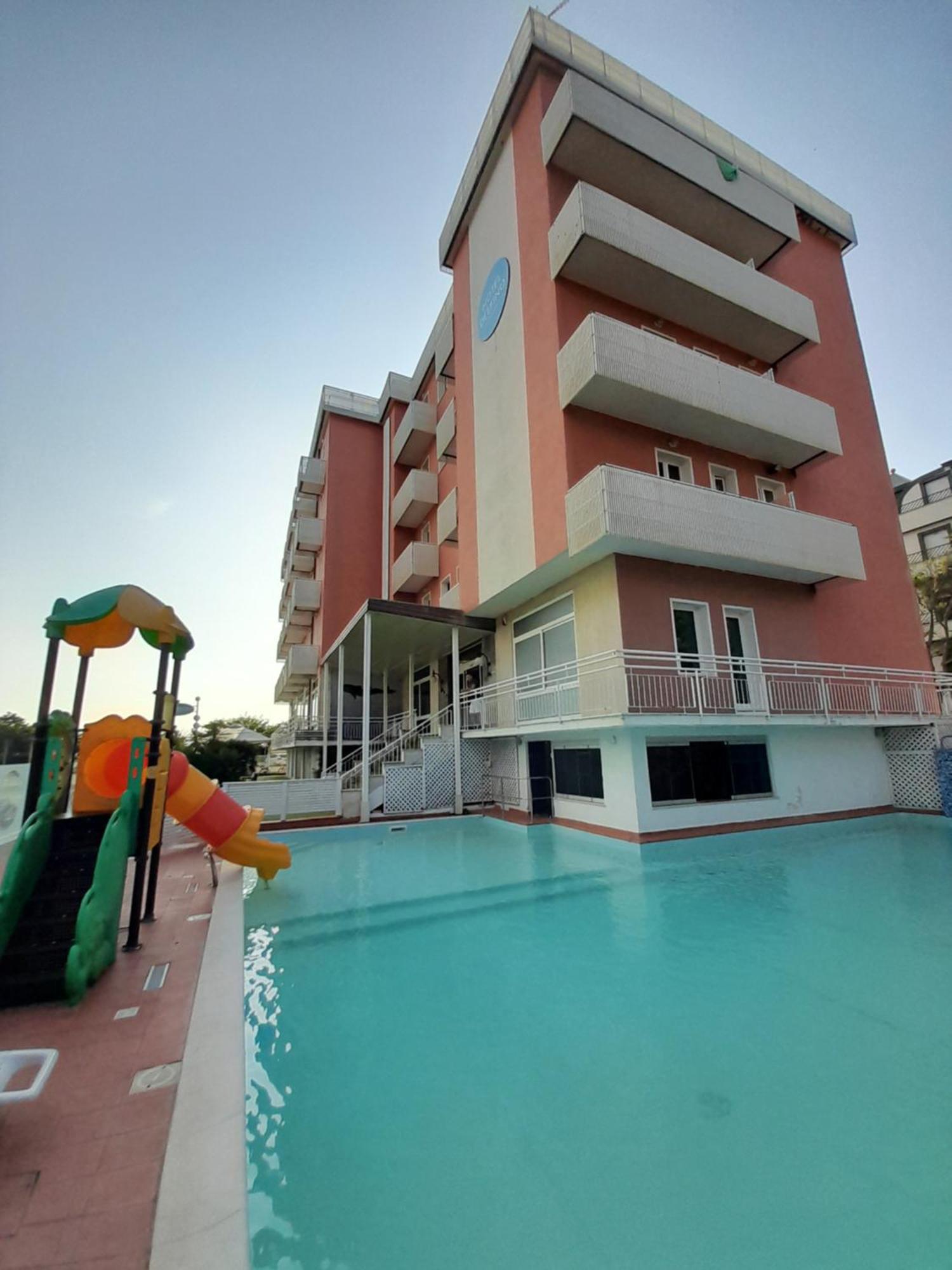 Hotel Delfino Milano Marittima Exterior photo