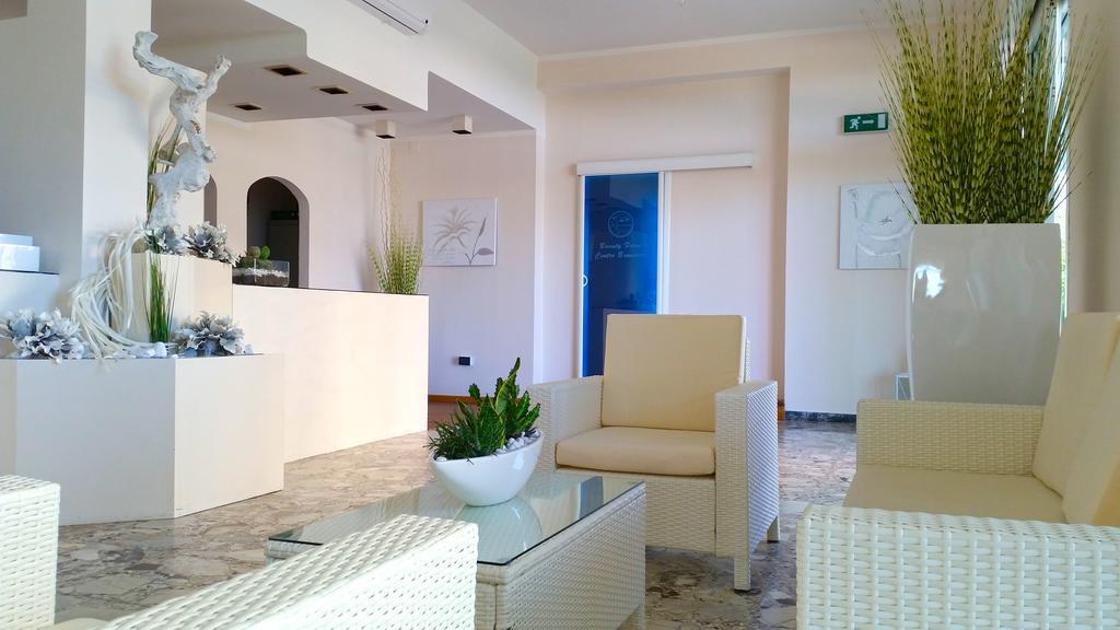 Hotel Delfino Milano Marittima Exterior photo