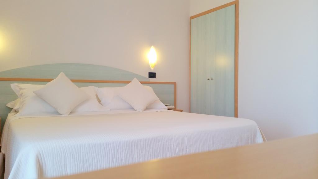 Hotel Delfino Milano Marittima Exterior photo